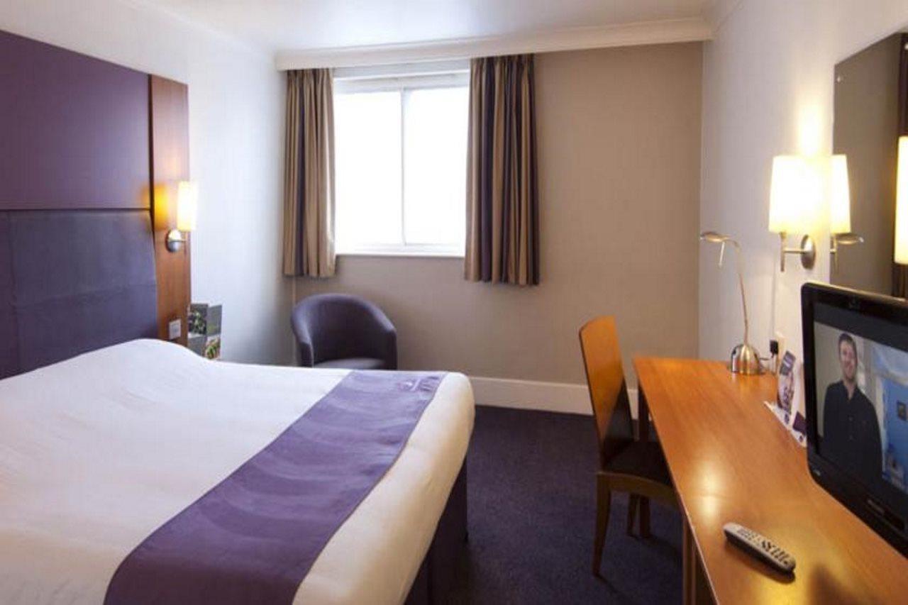 Premier Inn Maidstone Wateringbury 외부 사진