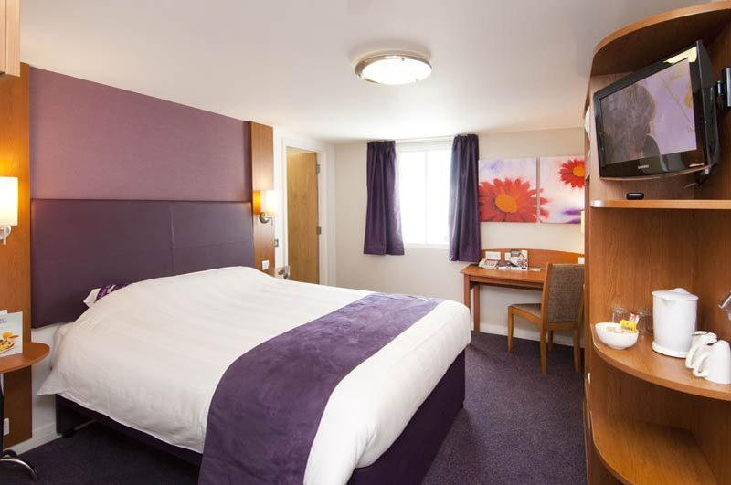 Premier Inn Maidstone Wateringbury 외부 사진