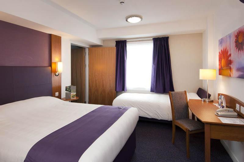 Premier Inn Maidstone Wateringbury 외부 사진